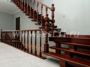 Дорогая лестница на косоуре с 1 на 3 этаж 16-03