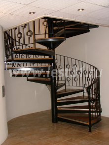 Винтовая лестница с ковкой 21-10