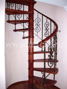 Винтовая лестница с ковкой 21-13